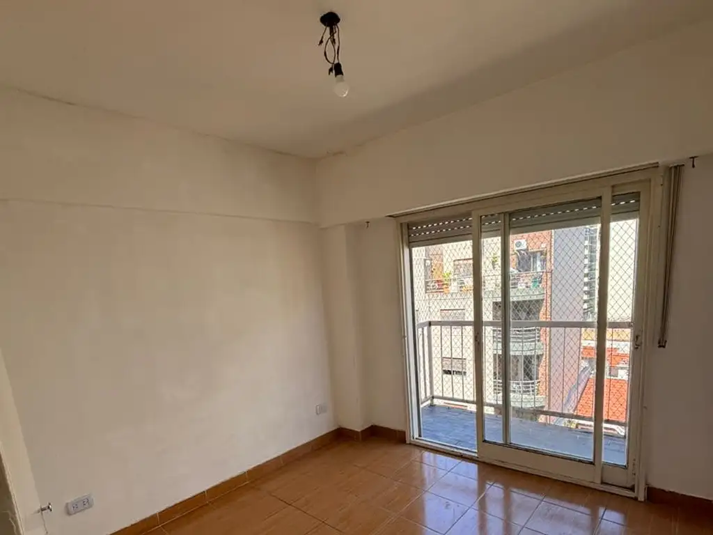 EXCELENTE 3 AMBIENTES EN CABALLITO CON BALCON