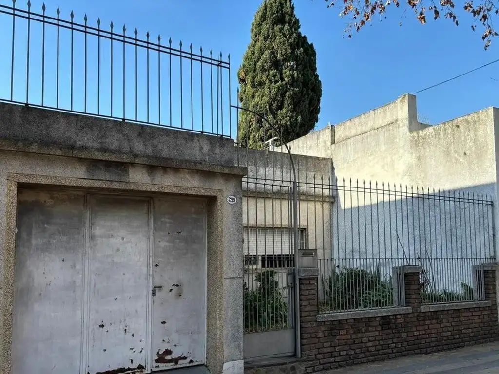 CASA EN VILLA URQUIZA PARA REFACCIONAR