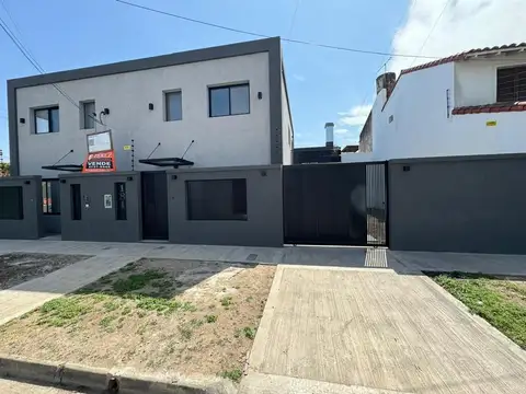 Casa tipo Duplex en villa adelina a estrenar