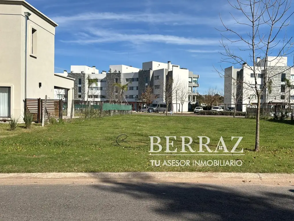 Lote venta de 530 m2 en Lagoon Pilar