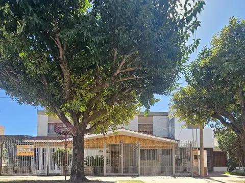 VENTA CASA APPTO BANCOR -3 DORMITORIOS -2 BAÑOS - A RECICLAR