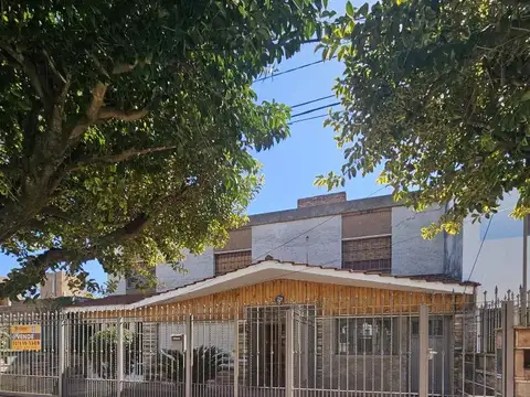 VENTA CASA APTO BANCOR -3 DORMITORIOS -2 BAÑOS - A RECICLAR