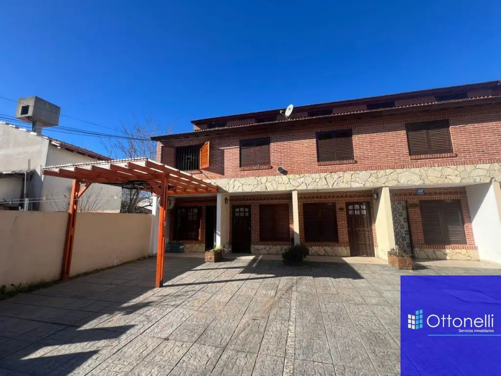 Dúplex en venta de 3 dormitorios c/ cochera en Costa Azul