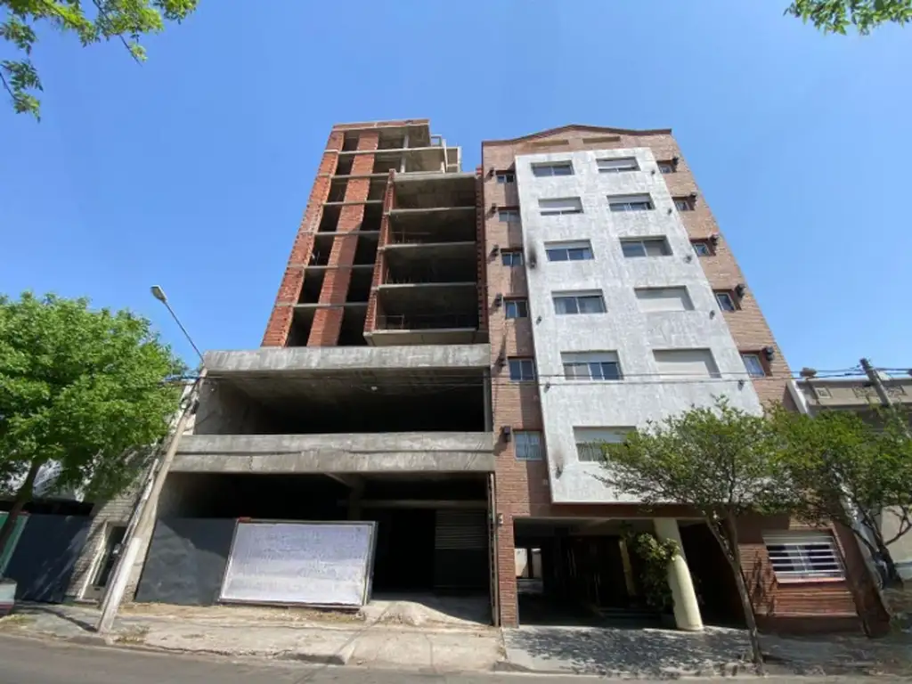 Edificio en torre, 11 pisos - Pellegrini 566