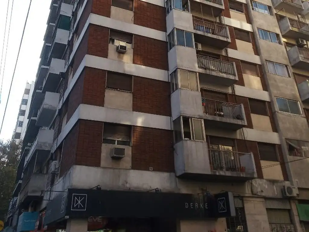 VENTA  ALMAGRO 3 AMB PISO ALTO - OR ESTE - FRENTE - COCHERA