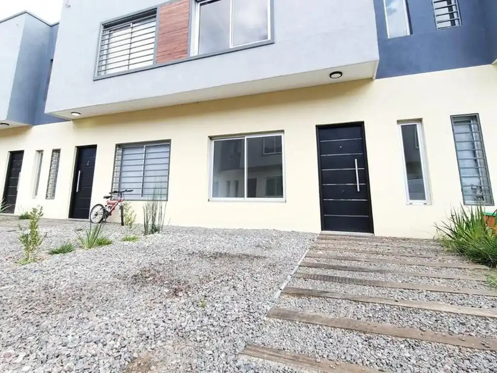 DUPLEX A ESTRENAR EN COMPLEJO DE AMBITO CERRADO