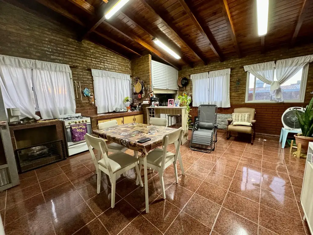 venta casa planta alta 2 dormitorios quincho