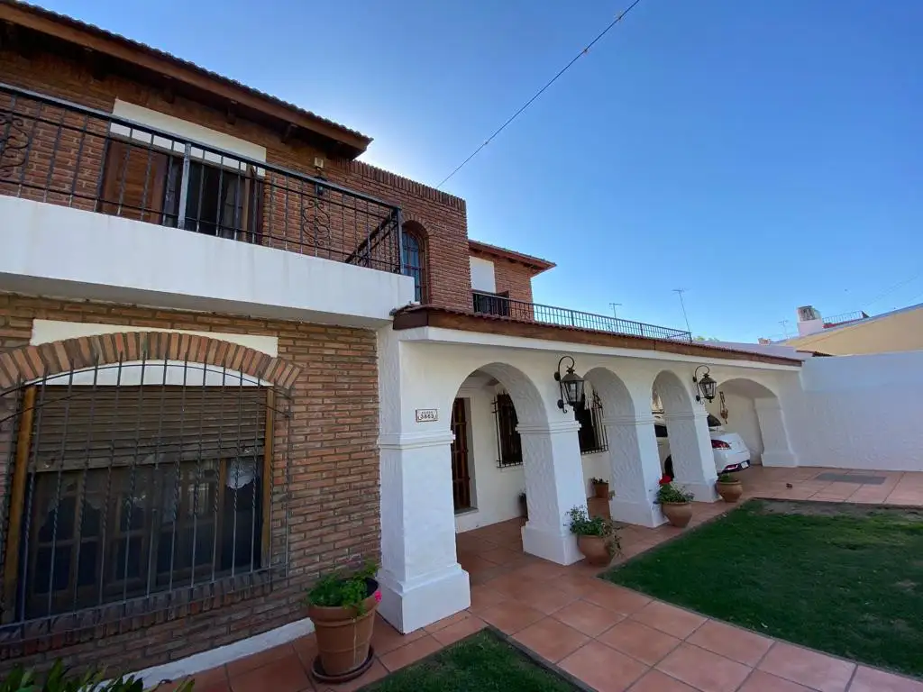 Venta Casa 4 Dormitorios con Pileta en Rosario - La Florida