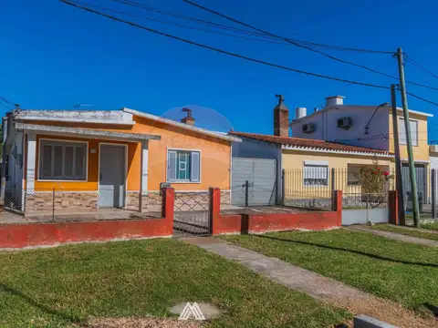 Venta de dos casas con 2 dormitorios c/u en Pando