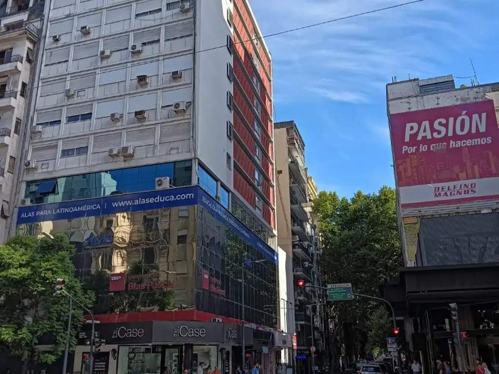 ESQUINA RODRIGUEZ PEÑA Y AV. SANTA FE EXCELENTE 2 AMBIENTES MUY AMPLIO