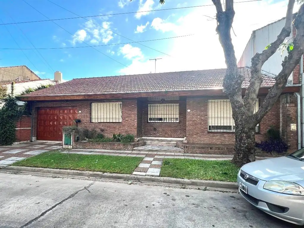 VENTA CASA 4 AMBIENTES EN CARAPACHAY