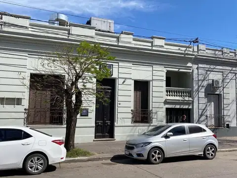 CASA, SALON, CONSULTORIOS, LOCAL COMERCIAL EN VENTA - LUJAN