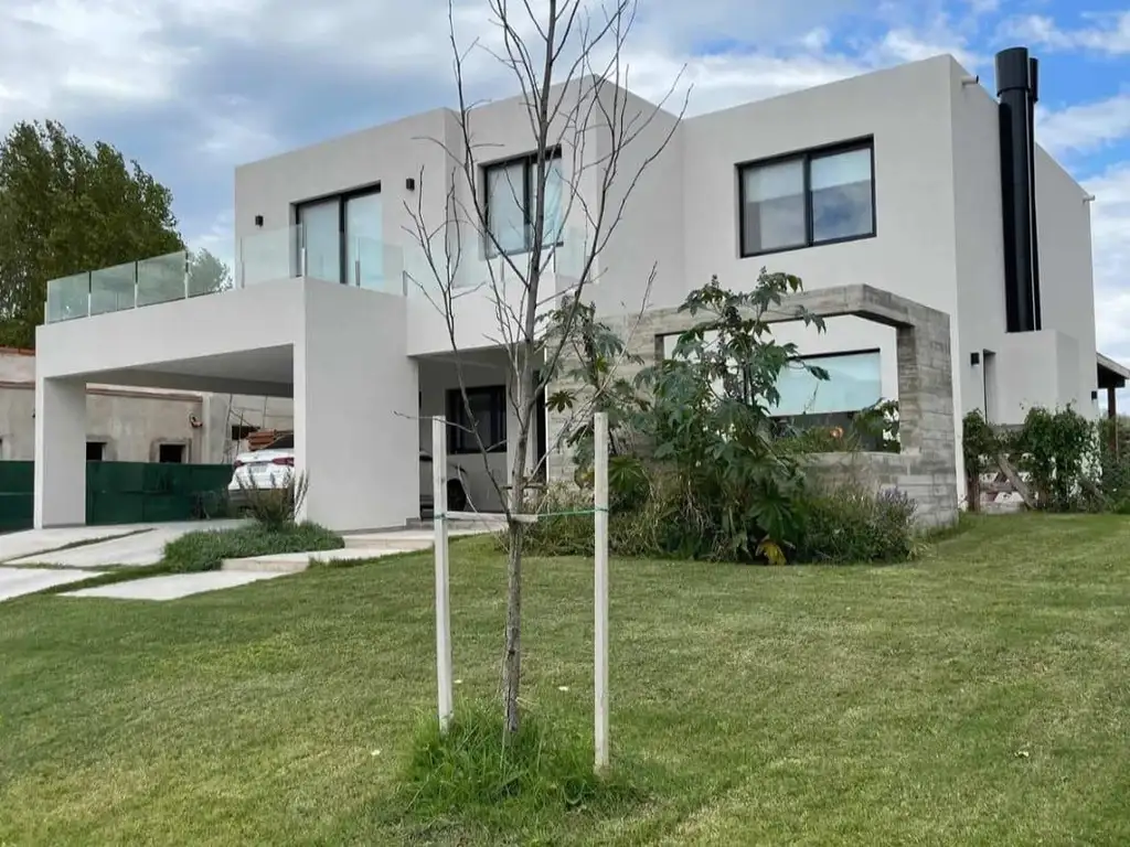 Casa en Venta en Barrio La Calesa, Pilara, Pilar