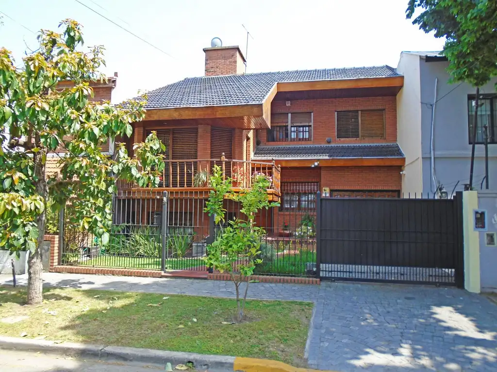 VENTA CASA DE 6 AMBIENTES EN MARTÍNEZ