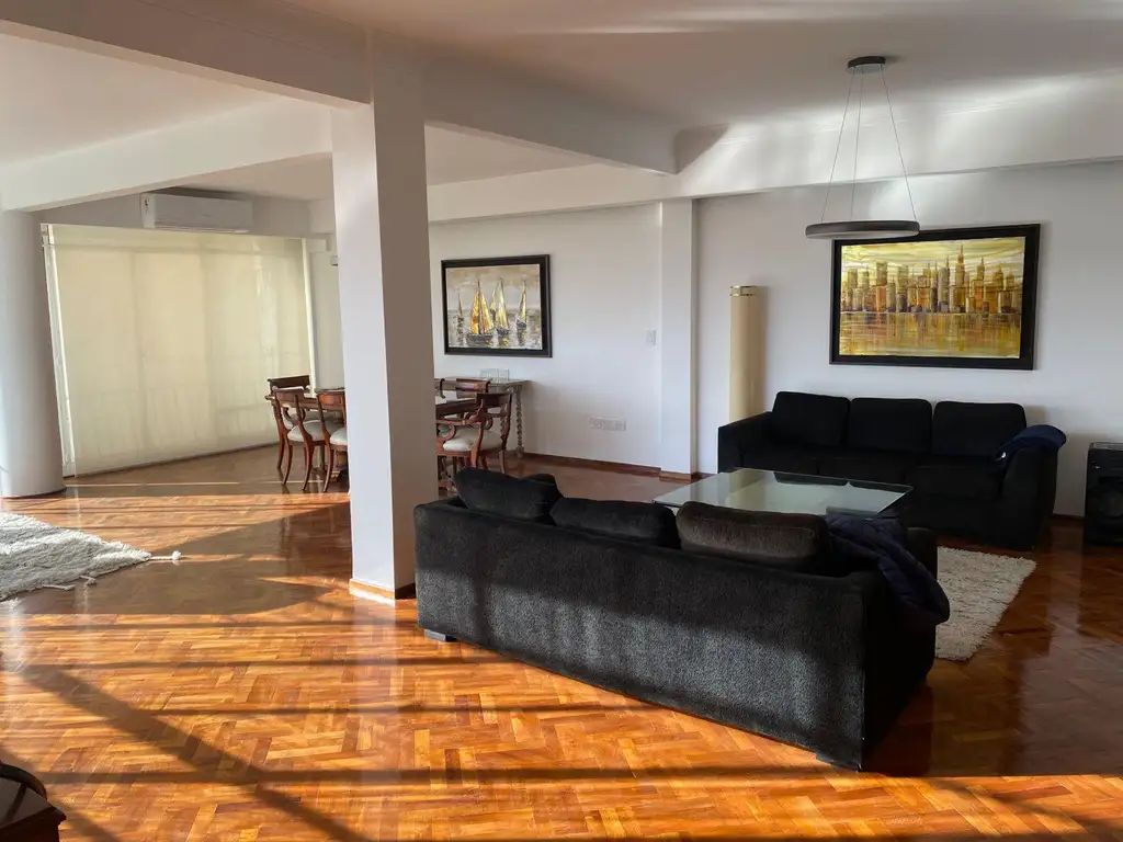 Departamento con inmejorable vista al Rio