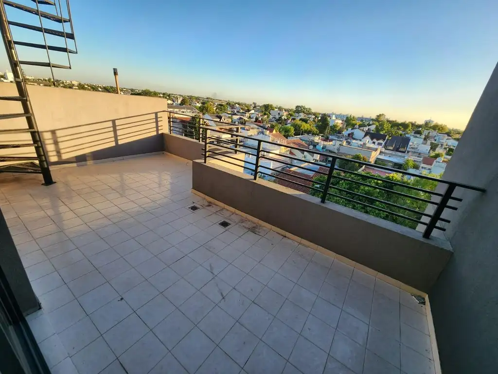 Venta! 3 amb en Haedo con balcón, terraza, cochera y baulera