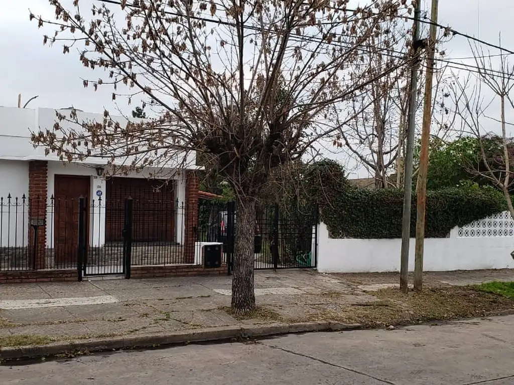 VENDO EXCELENTE CASA