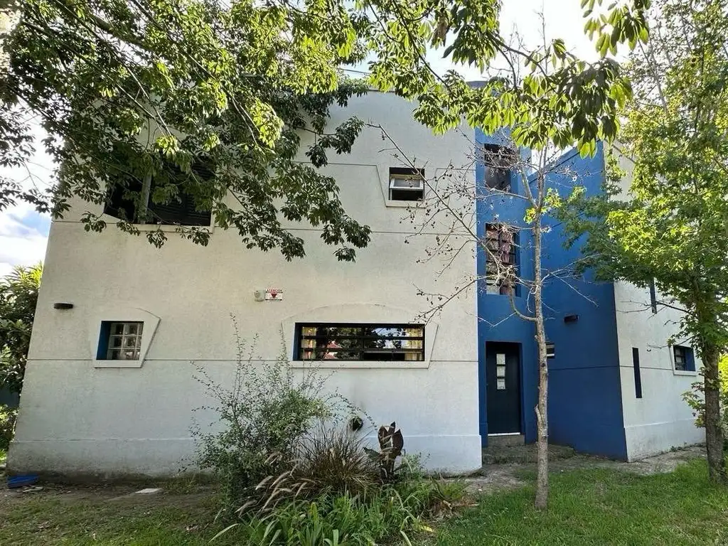 Calle 500 esquina 7- Casa con parque en venta