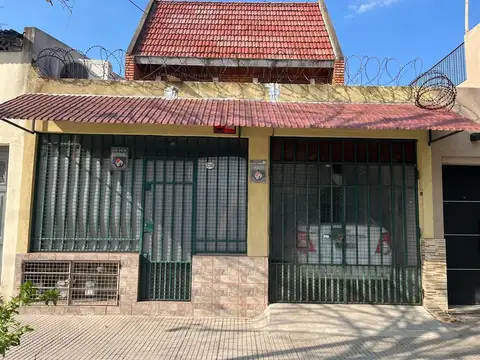 VENTA TIPO CASA 4 AMB, CON QUINCHO, COCH Y TERRAZA