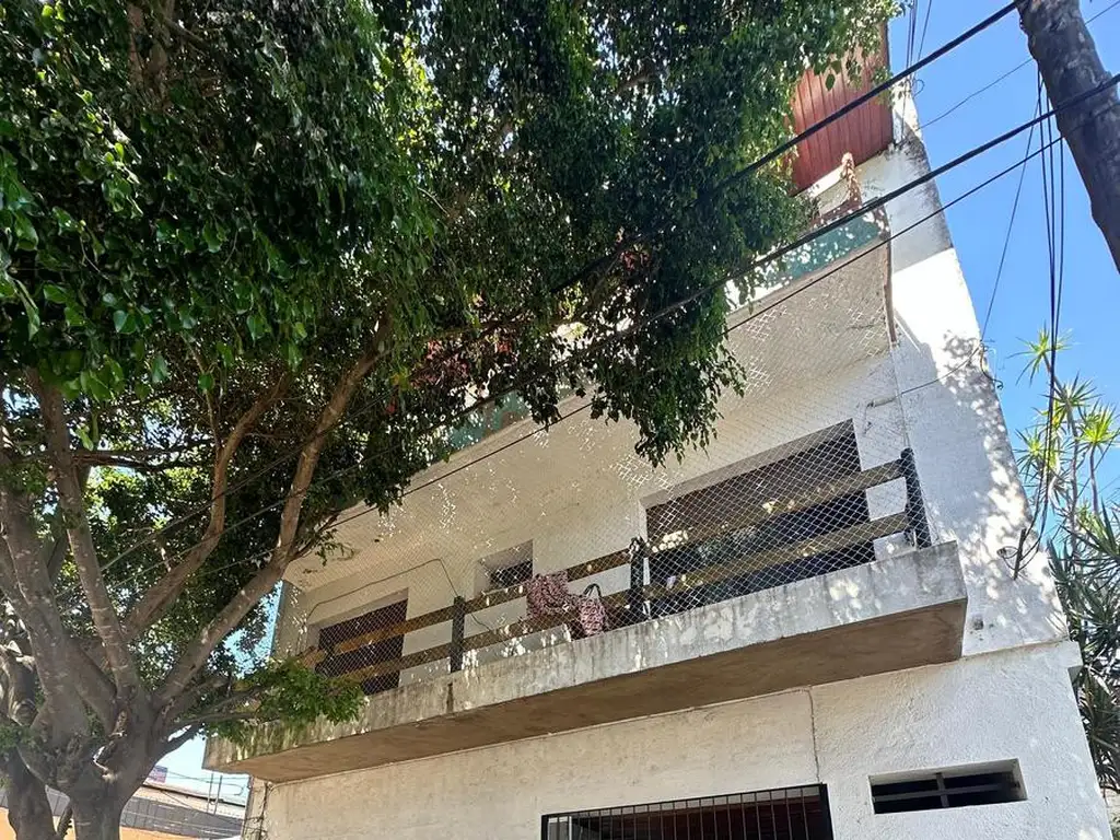 VENTA DEPARTAMENTO DE 2 AMBIENTES EN CARAPACHAY