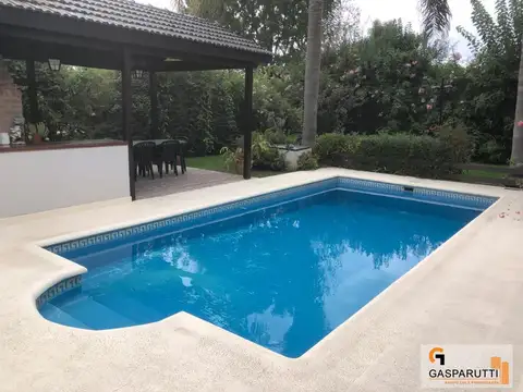 Casa en Venta - 4 dormitorios - USD 310.000