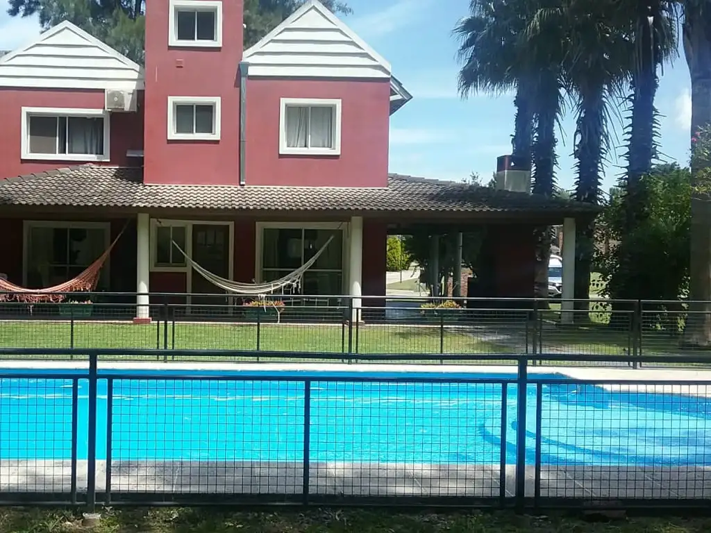 Casa Quinta muy amplia y cómoda en Pilar, Country Boca Ratón.