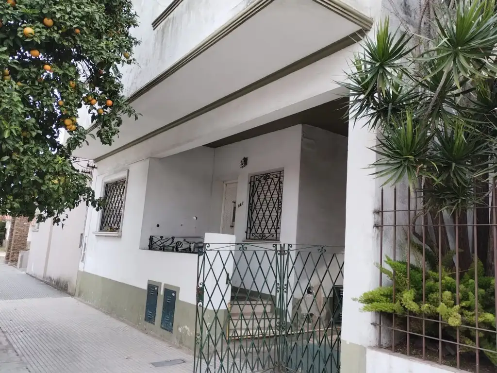 LOTE EN VENTA con 3 PH a REFACCIONAR BERNAL CENTRO