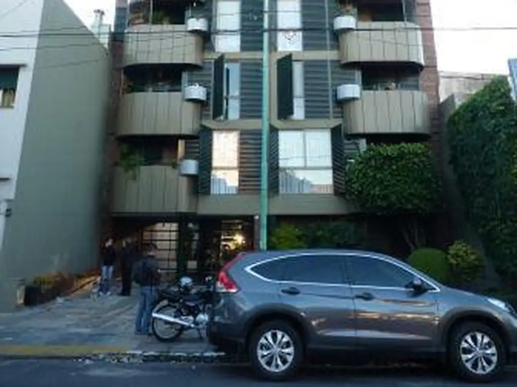 Departamento 3 ambientes con cochera en Banfield Oeste