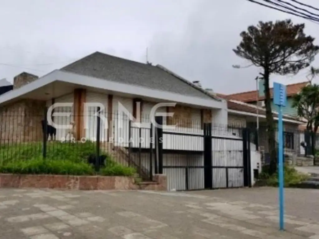 CASA EN VENTA ZONA PUNTA MOGOTES