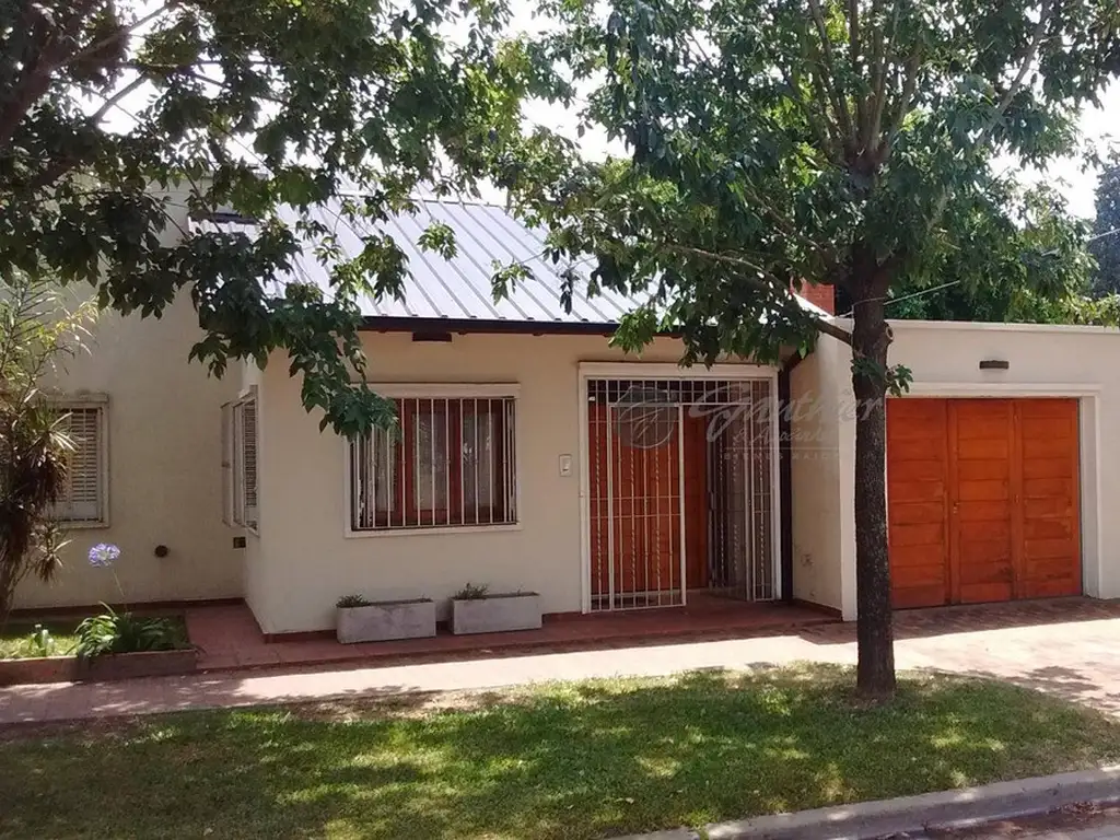 Casa En Venta En Campana RECICLADA MODERNA oportunidad PERMUTA ver opciones