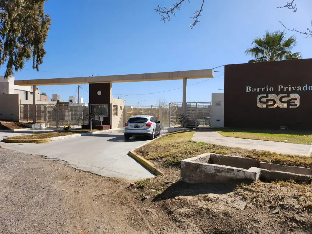 Casa Venta 3 dormitorios 2 años, 187m2, 2 cocheras, Coll Oeste 1100