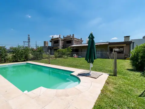 CASA EN VENTA DE DOS DORMITORIOS-ACEQUIAS DEL AIRE