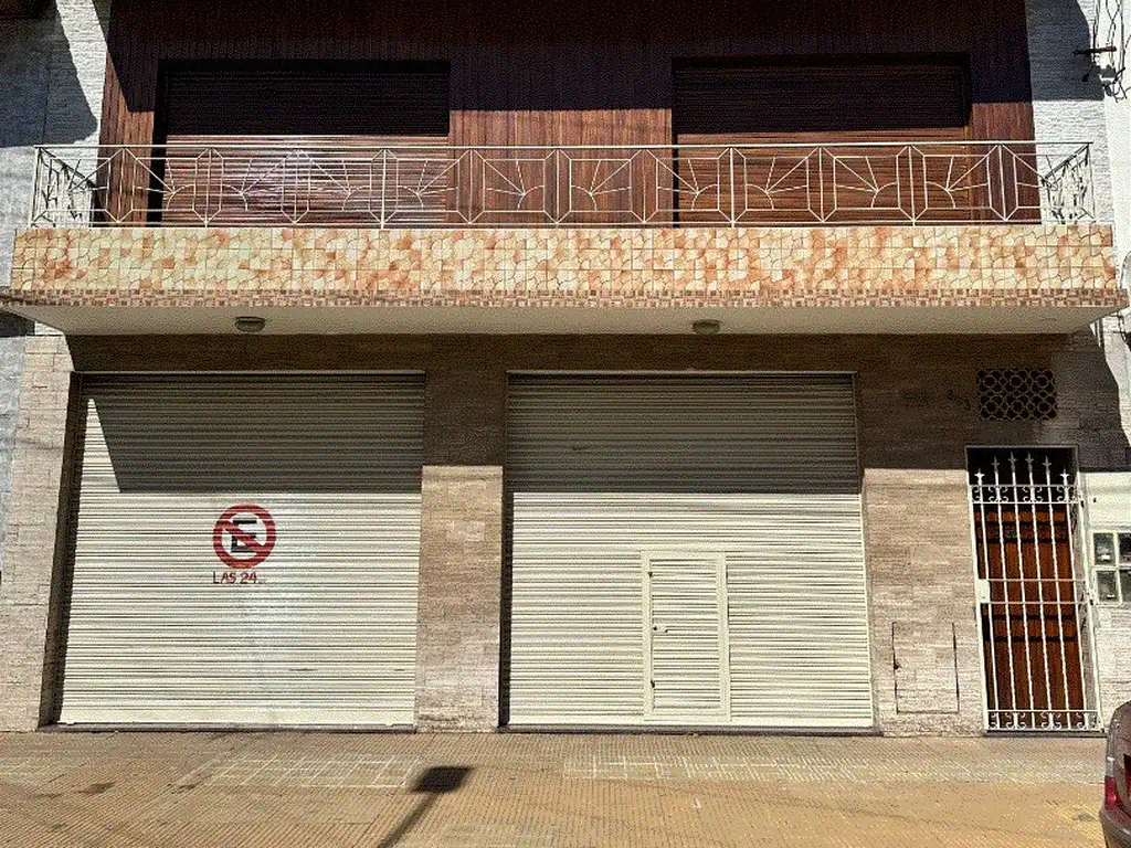 VENTA - LOCAL COMERCIAL o GALPON MAS VIVIENDA - CONSTRUIDA EN TRES PLANTAS