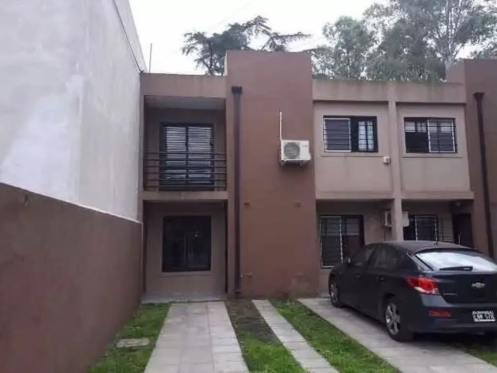 DUPLEX DE 3 AMBIENTES EN VILLA UDAONDO (2452)