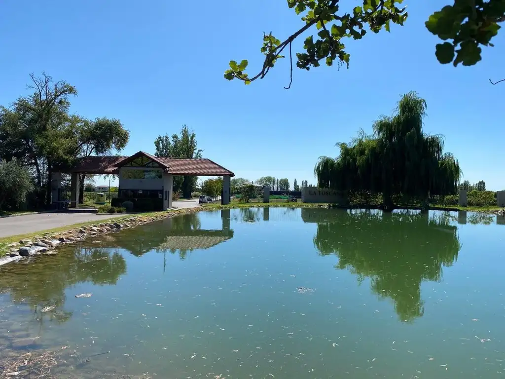 CASA CATEGORÍA BARRIO LA TOSCANA VISTALBA