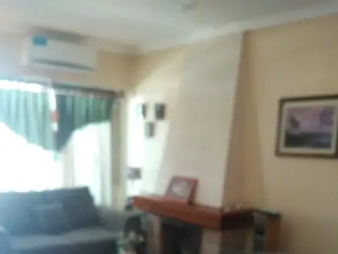 Casa en Venta en Moron - 4 ambientes