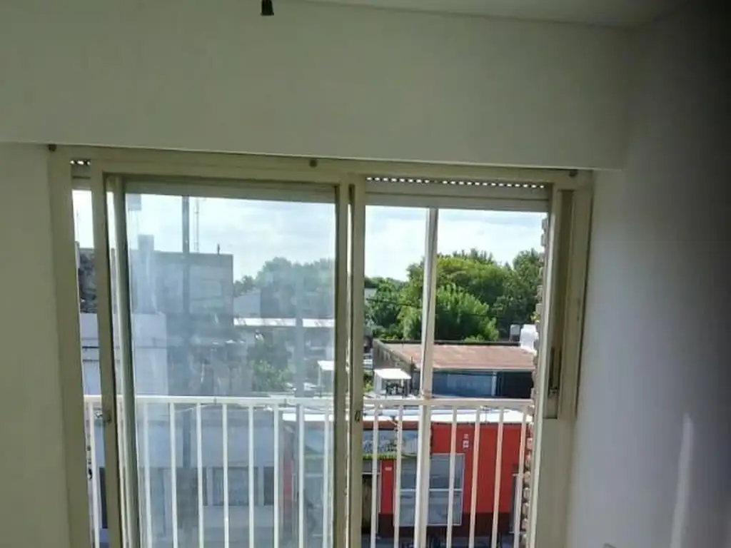 Departamento en venta de 2 dormitorios con patio y balcón