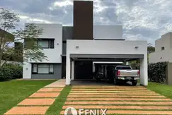 CF1087 - CASA EN VENTA B° JARDINES DE PANAMBÍ