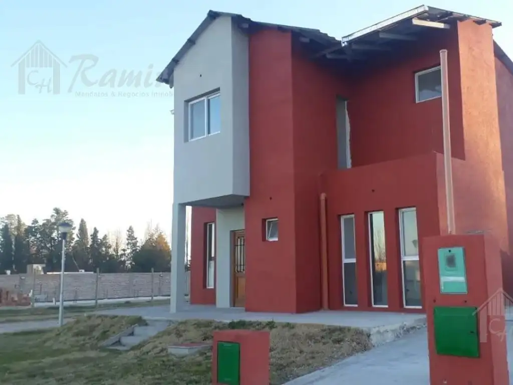 Casa En Venta 6 Ambientes A Estrenar - Plottier, Neuquen