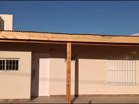 Casa en venta - 1 Dormitorio 1 Baño - Monoambiente - 300Mts2 - Villa Regina