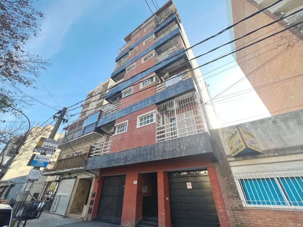 VENTA DEPARTAMENTO 4 AMB. DE 110 M2 LANUS ESTE.