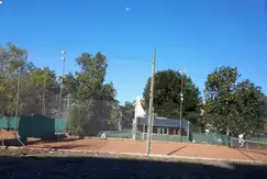 Actividades deportivas tenis en Campo de Vuelo, Barrio cerrado