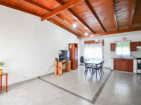 CASA EN VENTA SOBRE LOTE DE 15X29 LA PLATA