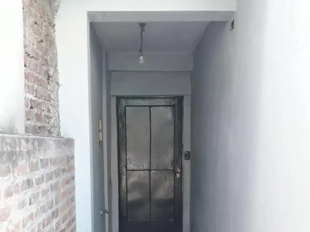 CASA DE 5 AMBIENTES EN VENTA EN POMPEYA DE 5 AMBIENTES