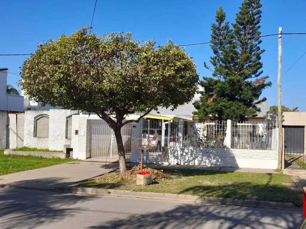 Venta de casa en Santo Tome con patio verde