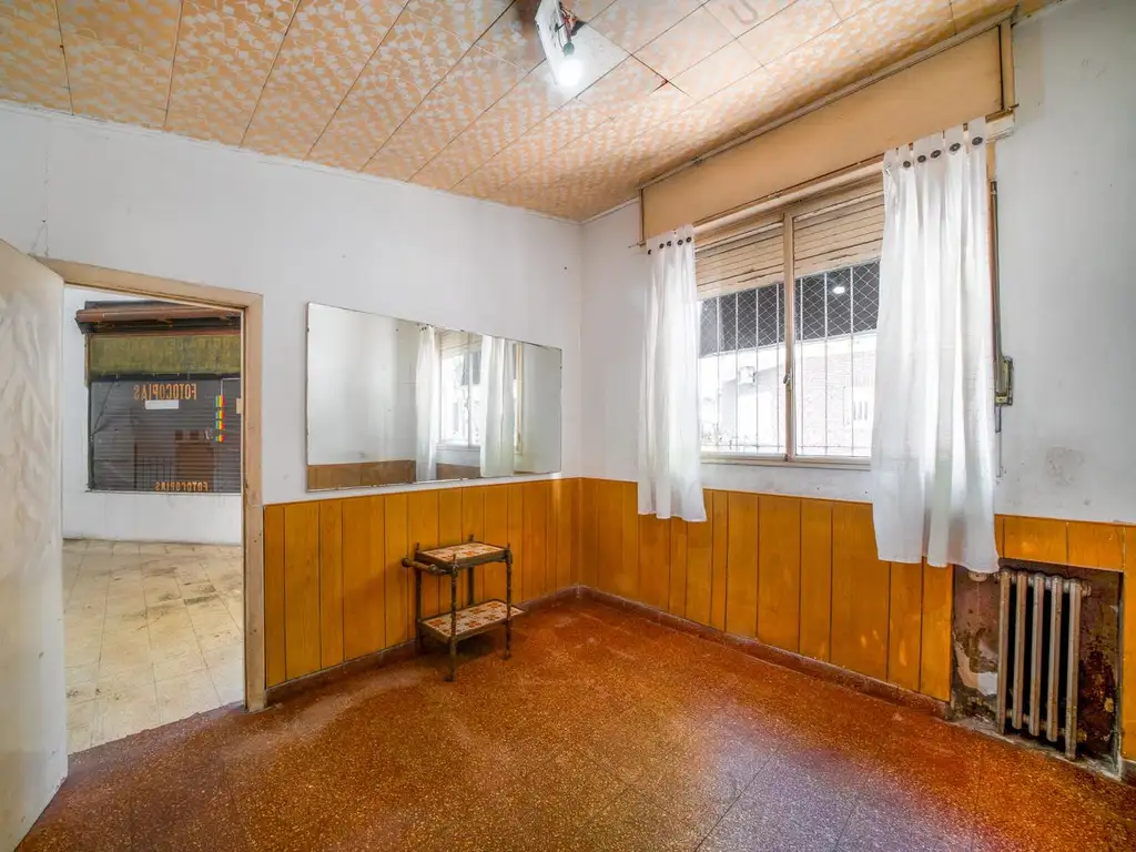 VENTA DEPARTAMENTO 4 AMBIENTES CON PATIO Y LOCAL  - CABA - APTO CREDITO