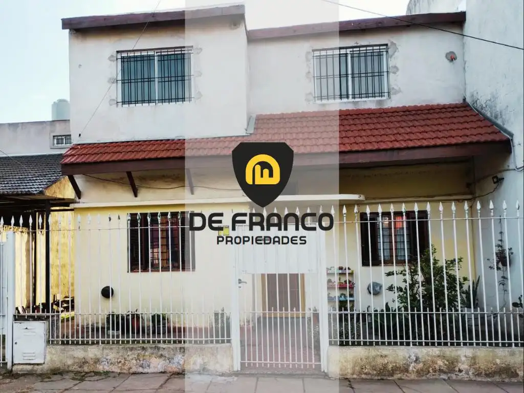 Casa en  VENTA - JOSE C PAZ Con departamento