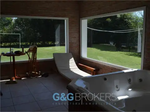 Casa en Alquiler con cochera