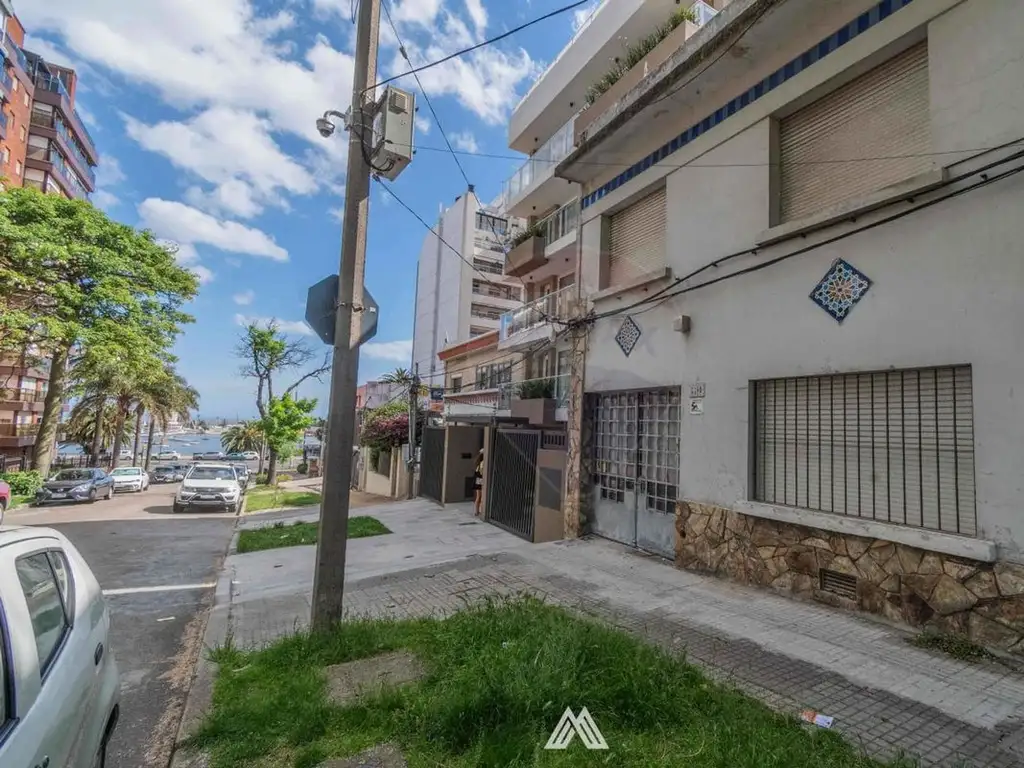 Venta Casa, pasos de rambla, garaje