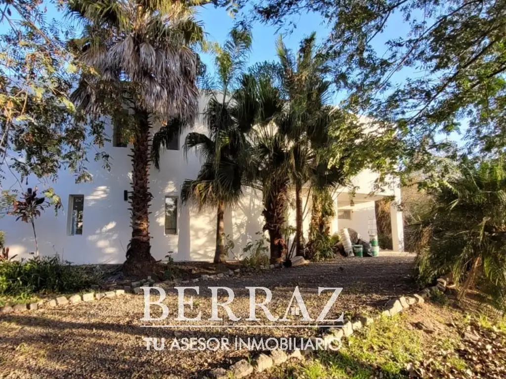 OPORTUNIDAD! Casa venta 7 ambientes Plantas al agua en Santa Barbara Tigre lote de 756,46 m2